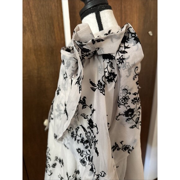 New Blouse M Beige Lined W Flocked Flowers Ruffled Sleeves Romantic Whimsy Goth - Picture 11 of 16